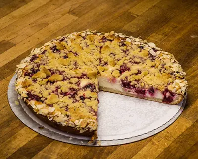 Kirsch-Quark-Streuselkuchen – Bäckerei-Konditorei Schell