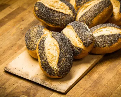 Mohnbrötchen – Bäckerei-Konditorei Schell