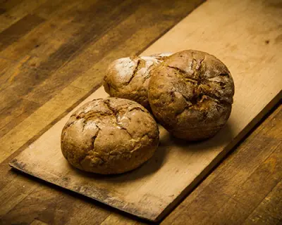 Zwiebelbrötchen – Bäckerei-Konditorei Schell